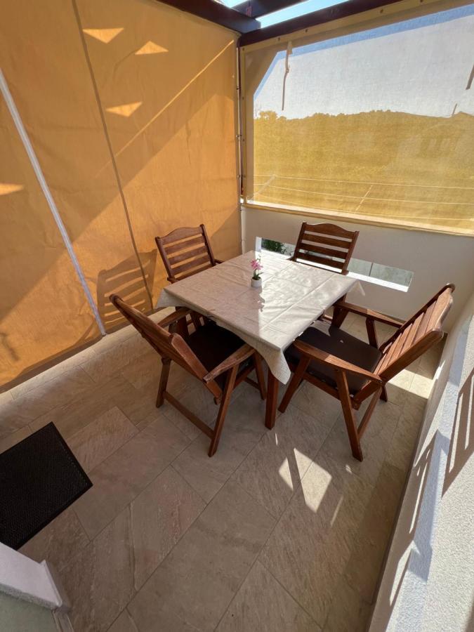 Apartmani Nina I Niko 乌格连 外观 照片