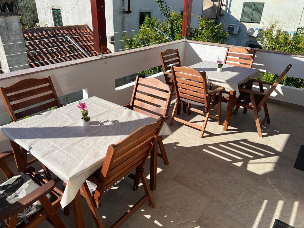 Apartmani Nina I Niko 乌格连 外观 照片