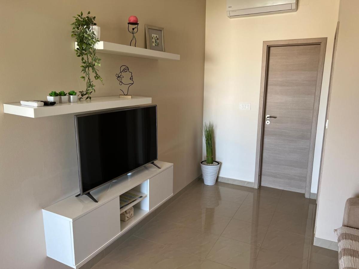 Apartmani Nina I Niko 乌格连 客房 照片