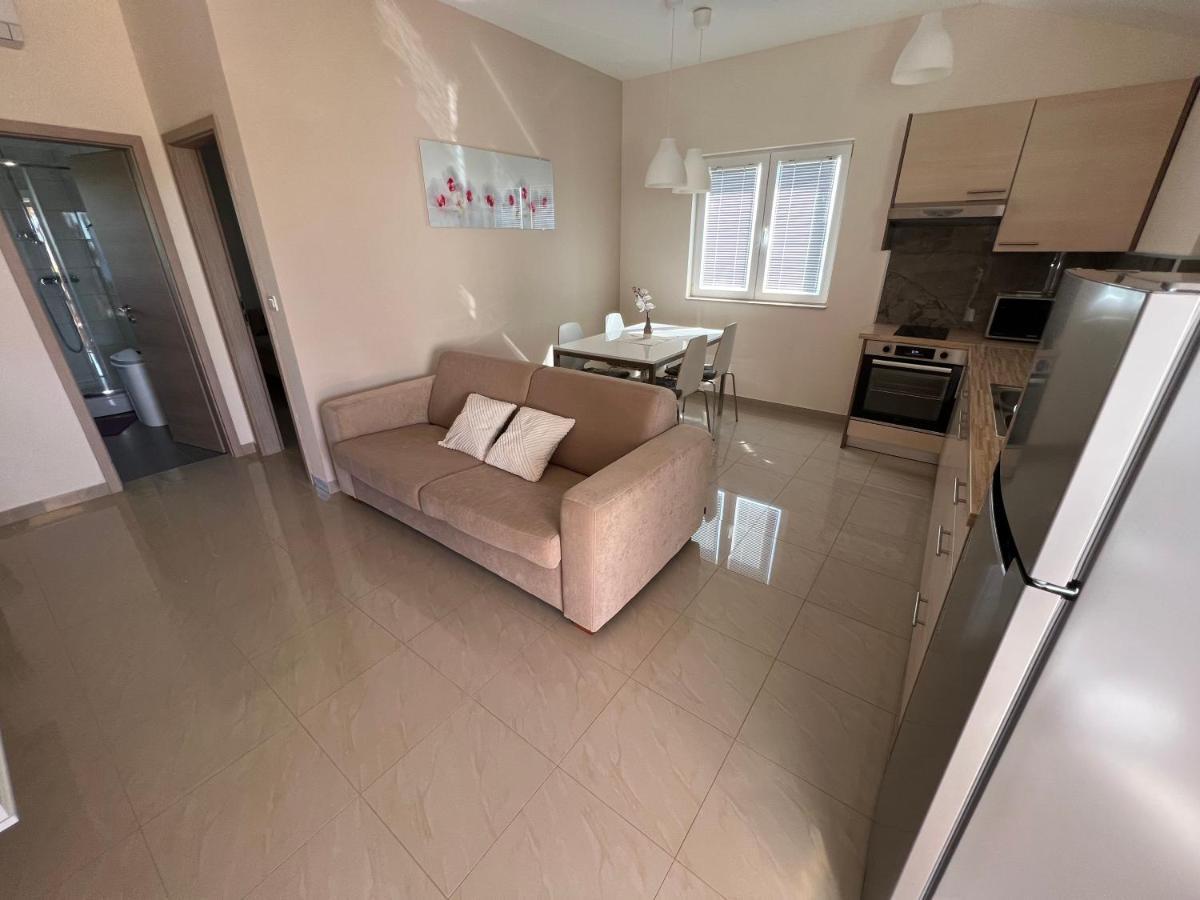 Apartmani Nina I Niko 乌格连 客房 照片