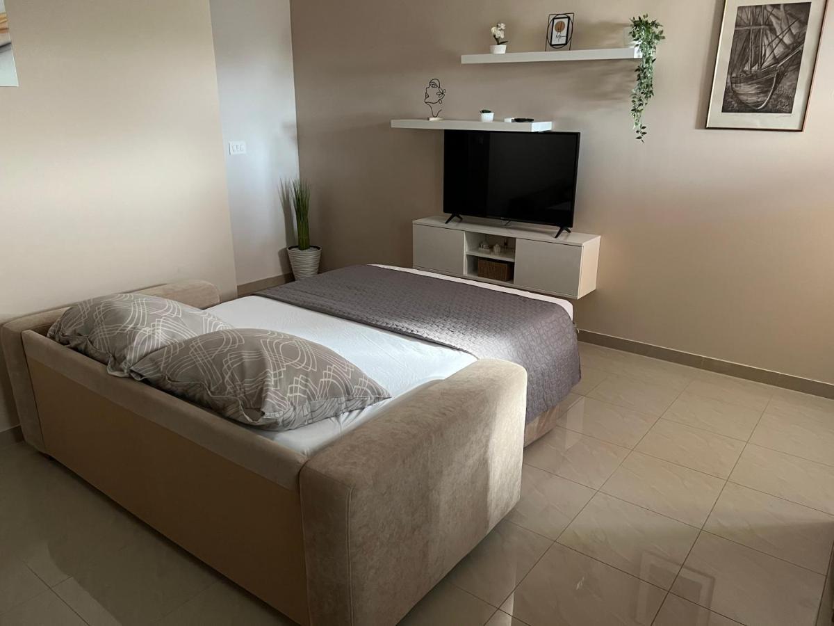Apartmani Nina I Niko 乌格连 客房 照片